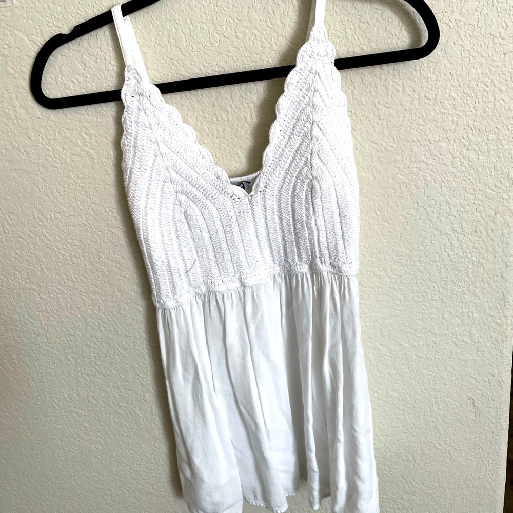 White Earthbound tank
